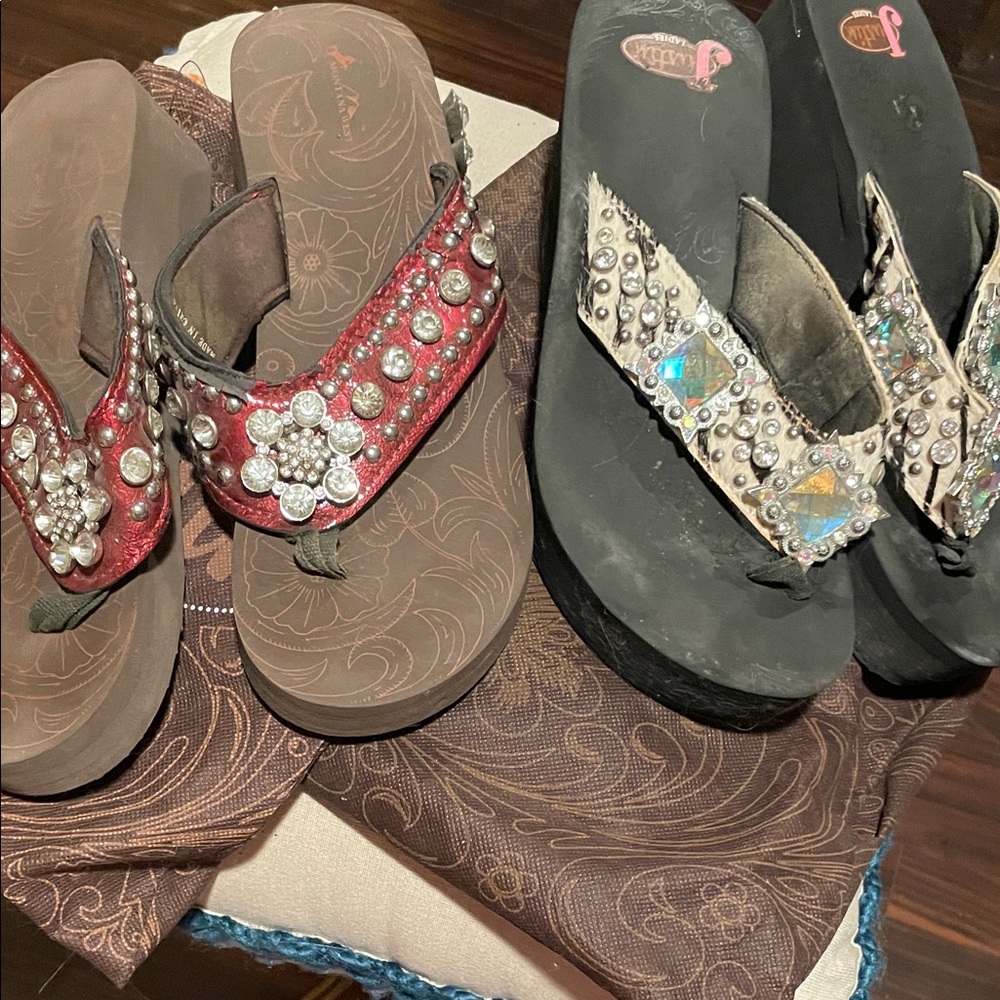Justin Boots Black and Silver Flip Flops